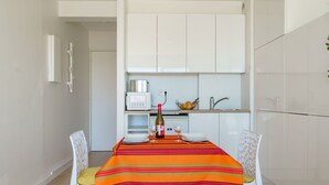 Unclassified image, 2 of 20, button - Beautiful apartment for 2 people with WIFI, TV and balcony (Biarritz)