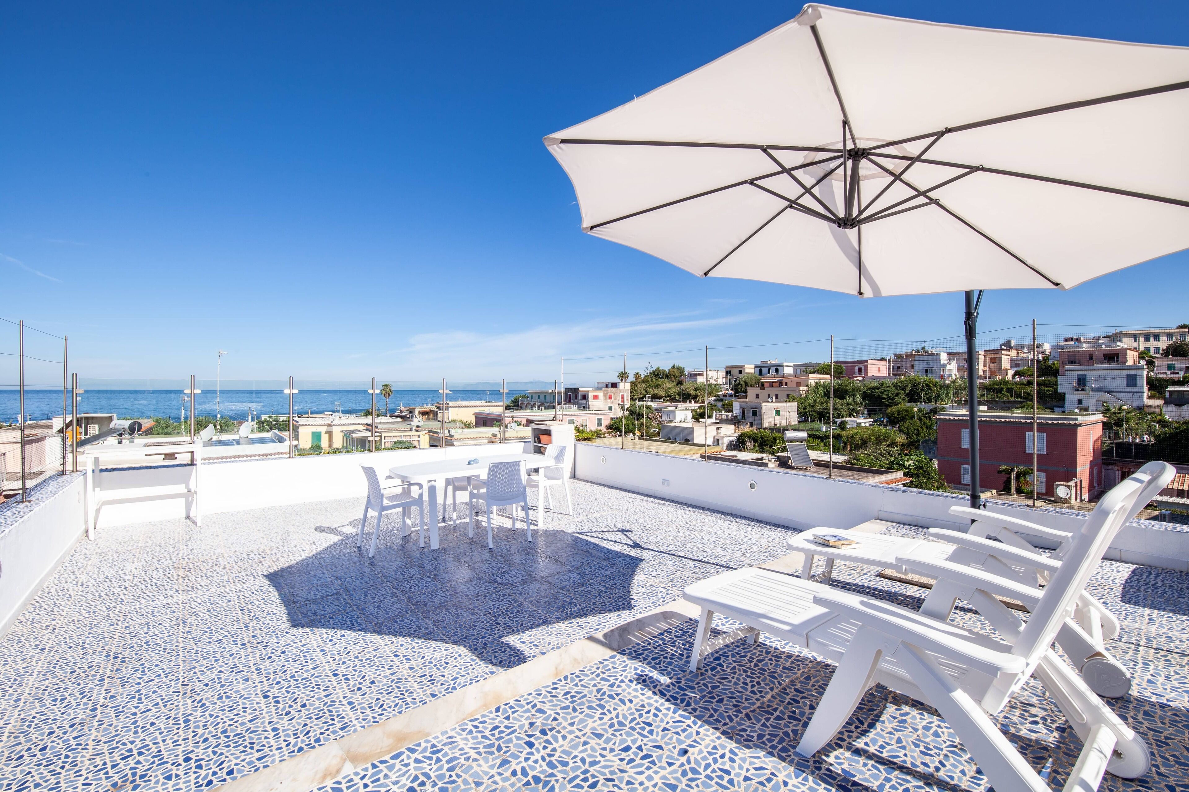 屋外ダイニングエリア