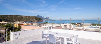 Da Procida 97 - Two Bedroom Apartment, Sleeps 5