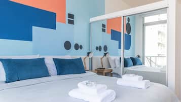 1 dormitorio, escritorio, tabla de planchar con plancha y wifi