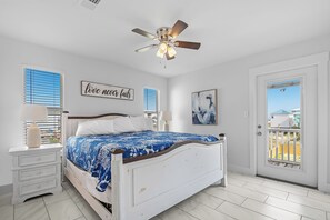 3 kamar tidur dan didekorasi berbeda-beda