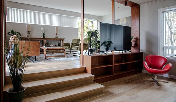 Interior - Luxurious Villa in Reykjavik (Reykjavík)