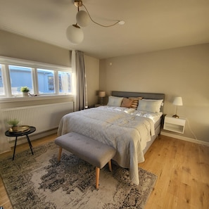 6 Schlafzimmer, Bügeleisen/Bügelbrett, kostenloses WLAN, Bettwäsche