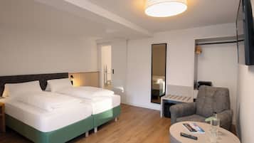 Comfort-Doppelzimmer | Hochwertige Bettwaren, Daunenbettdecken, Zimmersafe