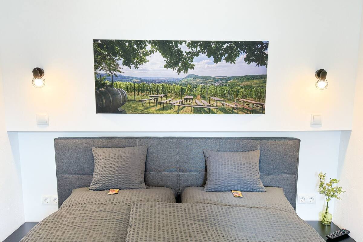 Comfort Studio | Desk, laptop workspace, free WiFi, bed sheets