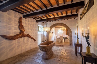 Luxury Villa with Private Pool and Breathtaking Views of the Tuscan Hills