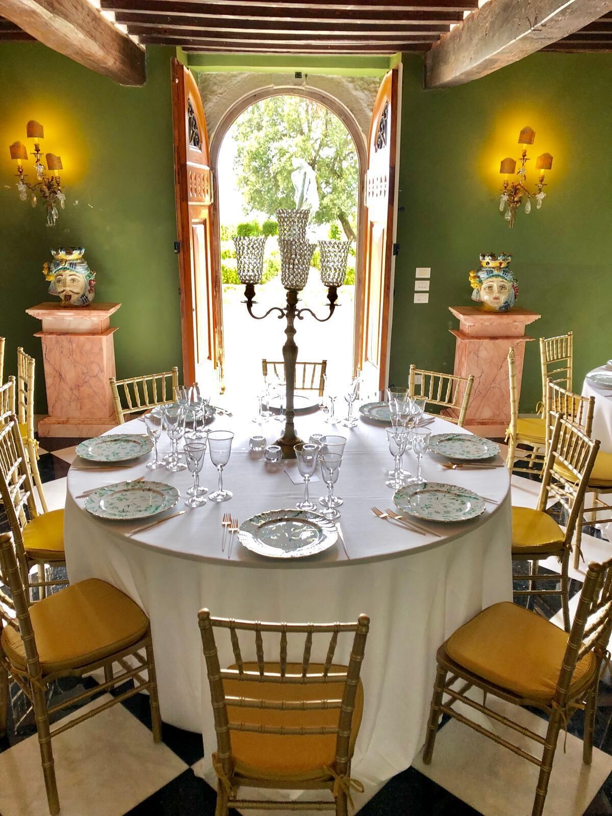 Banquet hall