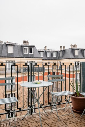 Outdoor dining - High Sophistication, by Veeve (Paris)