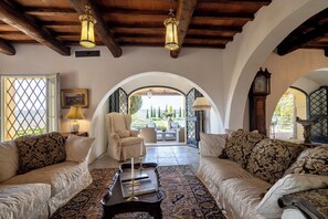 Interior - Charming Tuscan farmhouse  with exclusive swimming pool and private garden  (Cortona)