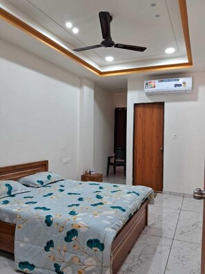 家庭双人房 | 羽绒被、Select Comfort 床