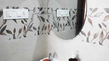 Family Double Room | Bathroom