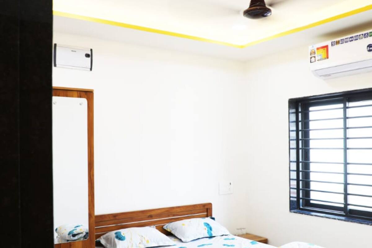 Down comforters, Select Comfort beds