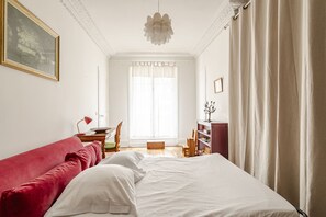 3 chambres, bureau, Wi-Fi, draps fournis