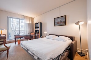 2 bedrooms, WiFi, bed sheets