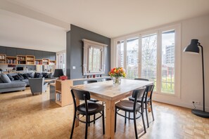 Interior - Grand in Grey, by Veeve (Paris)