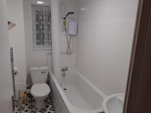Hair dryer, towels, soap, shampoo - Heart of Deptford (London)