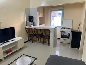 Fridge, microwave, oven, stovetop - 10-minute walk from the beach, 2 rooms apartment! Ideal for a couple (Dakar)