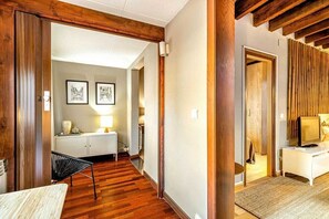 Interior - Paseo de Gracia sunny 2BR penthouse (Barcelona)