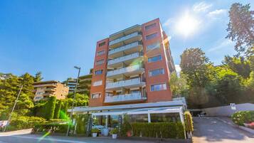 Standard Apartment, 2 Bedrooms, 2 Bathrooms (Comfort Holiday In Paradiso with Lake) | Exterior