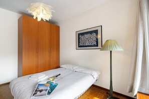 Standard Apartment, Multiple Bedrooms, 2 Bathrooms (Comfort Holiday In Paradiso) | 2 bedrooms, laptop workspace, iron/ironing board, free WiFi