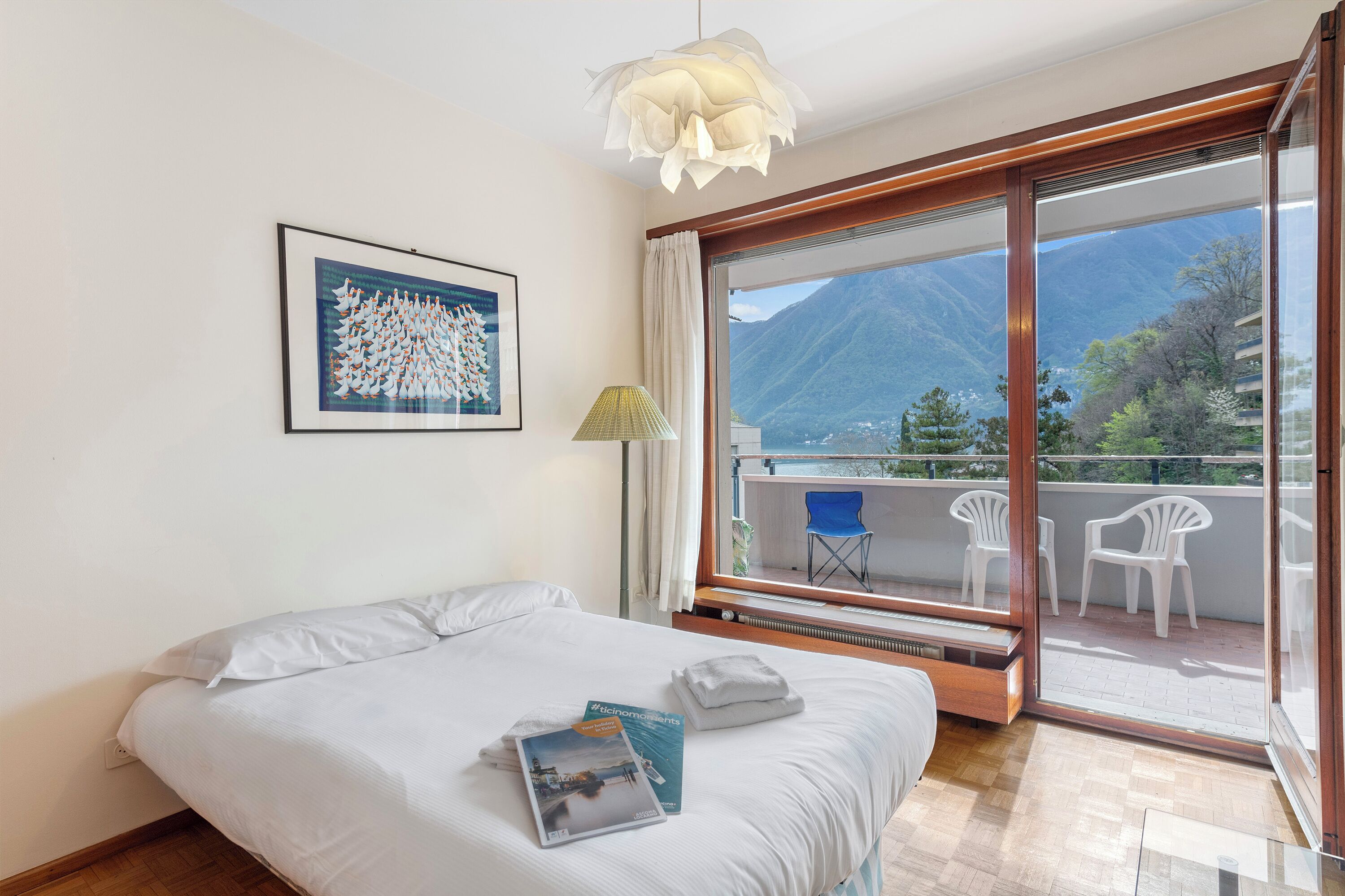 2 bedrooms, laptop workspace, iron/ironing board, free WiFi