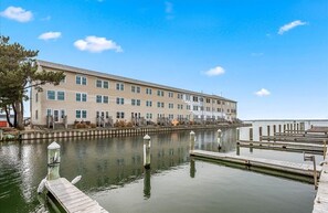 Marina - Nicely Renovated Bayfront Condo with Great Sunsets (Ocean City)