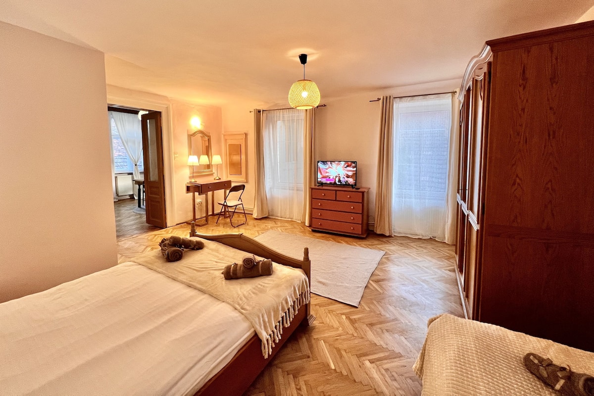 Family Apartment | Safe
