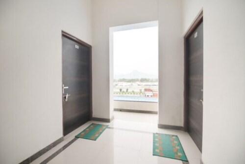 Hotel Jhansla By GRB