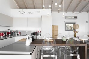 Mikrovågsugn, ugn och diskmaskin