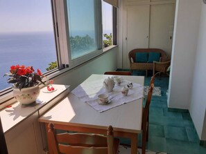 Breakfast meal - Sea Inside (Amalfi)