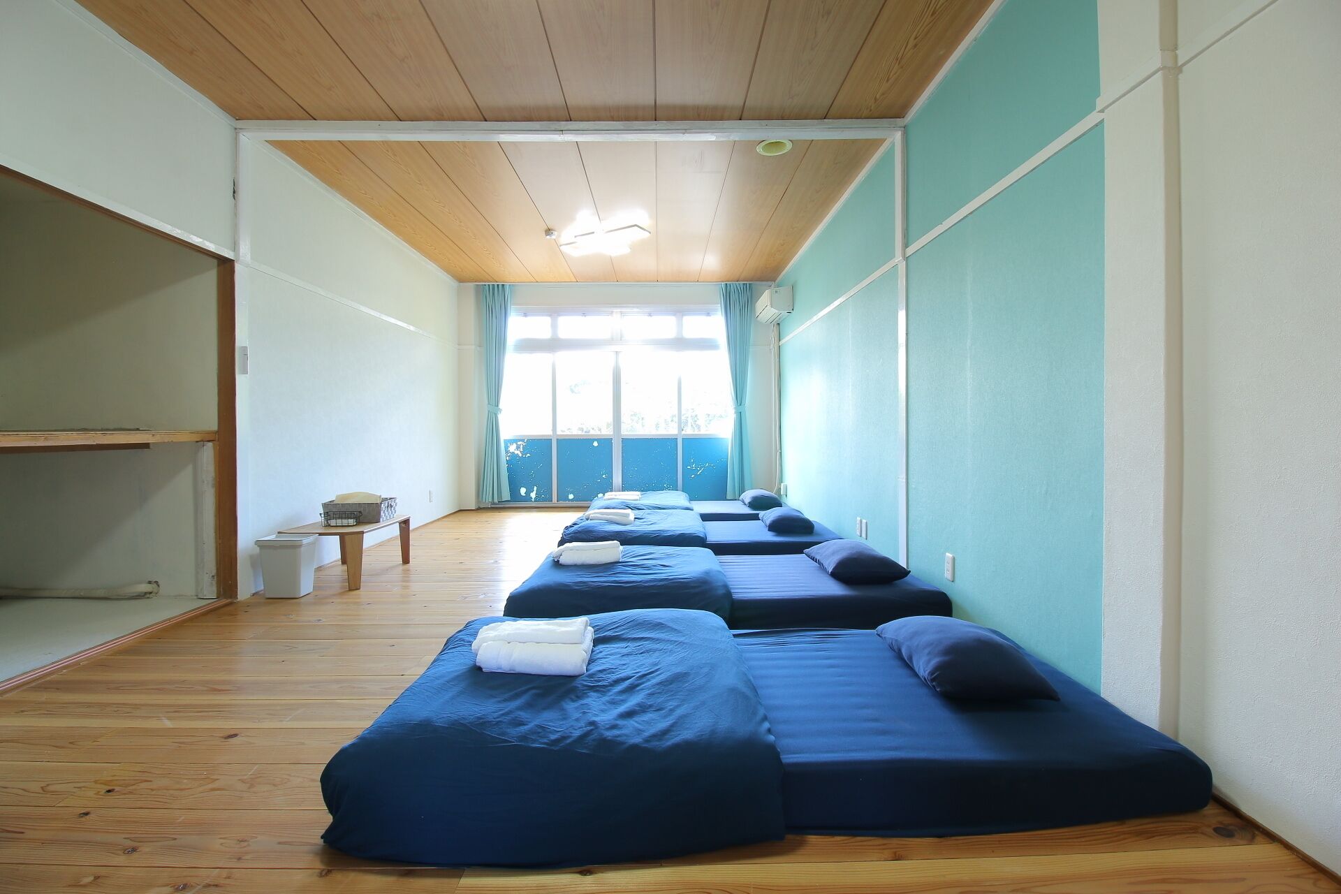 Wifi gratis y ropa de cama 