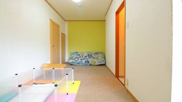 四人房 | 免費 Wi-Fi、床單