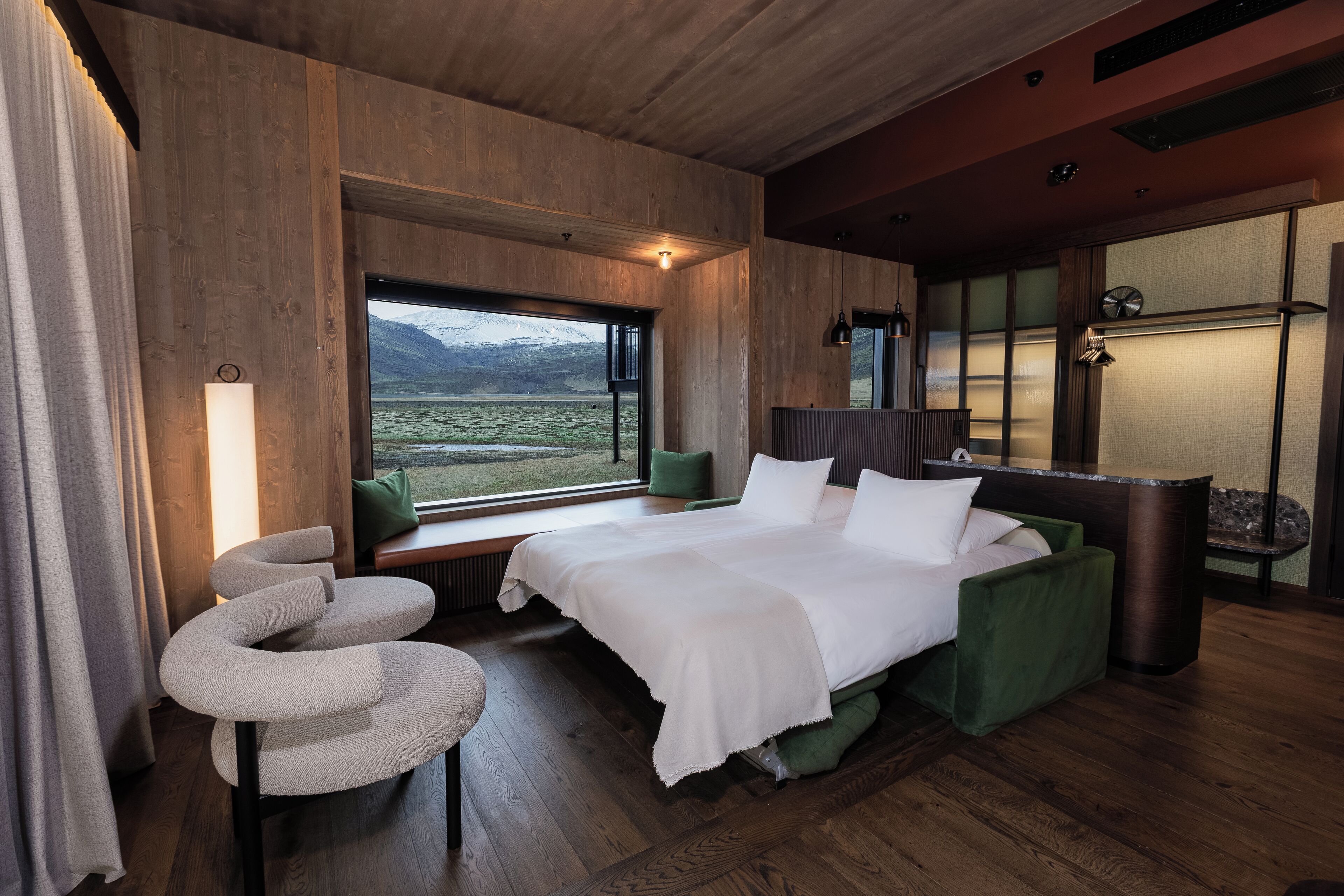 Familiesuite, ikke-røyk | Allergitestet sengetøy, blendingsgardiner og lydisolert