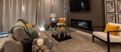 TV, fireplace