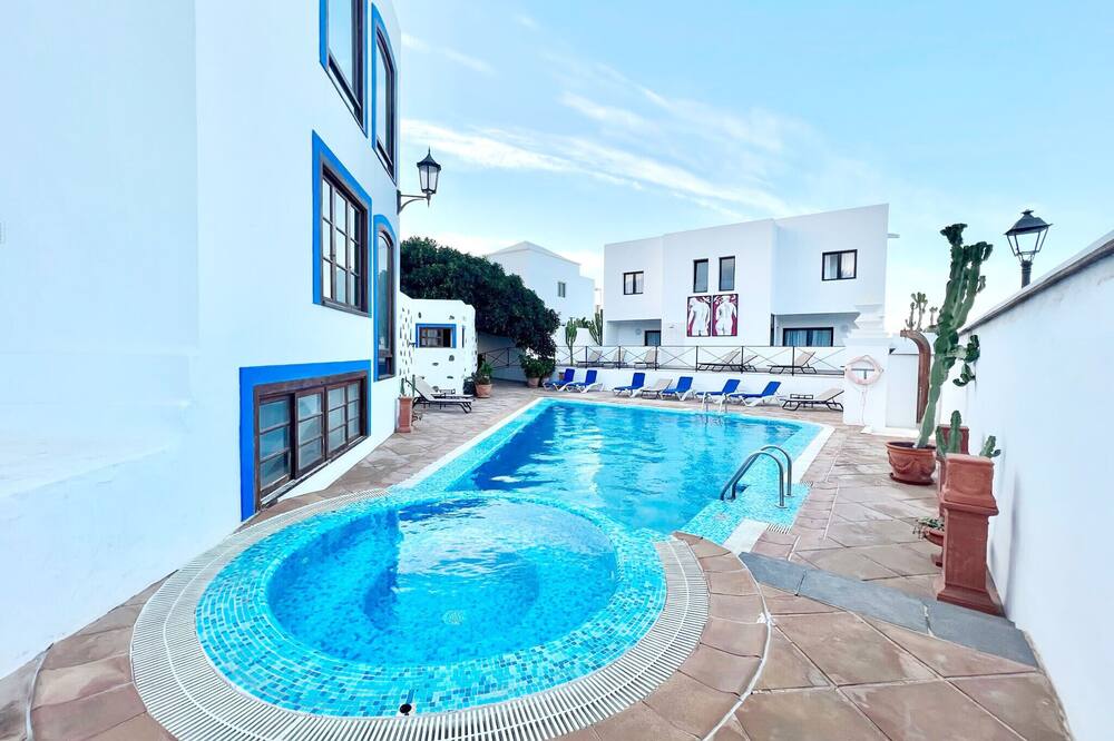 Suite with Breakfast, Free Wifi, Pool and jacuzzi