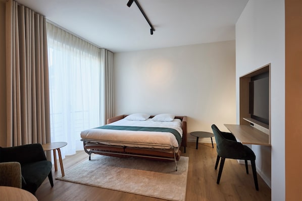 Appartement supérieur | Aire de séjour | Téléviseur connecté, Netflix, services de diffusion en continu, bureau