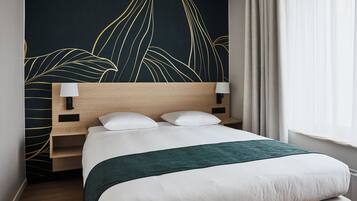 Apartment | Premium bedding, pillow-top beds, individually decorated