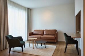 Superior Apartment | Ruang tamu | TV Pintar, Netflix, perkhidmatan penstriman, pejabat 