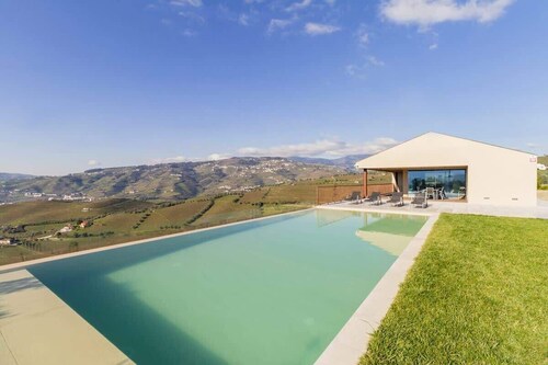 Douro Valley Luxury Home w Vineyard  Infinity Pool