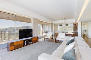 Televisión, oficina