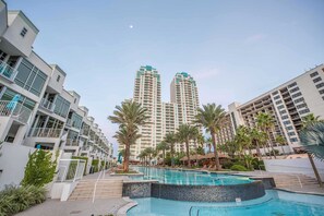 Outdoor pool - Neptunes Tide (South Padre Island)