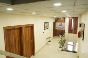 Lobby - Maharaja Hotel and Restaurant (Ratia)
