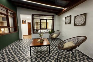 Interior - Habitación 3 en Aparthotel (Cuenca)