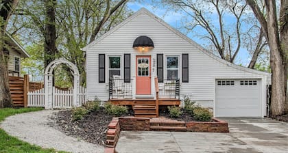 Sweet Rose Cottage - Romantic Getaway!