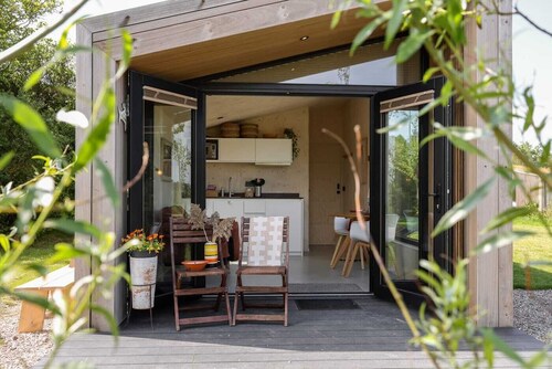 Compact tiny house for two in Westkapelle | Zeeuwse Liefde – Tiny House 13