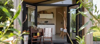 Compact tiny house for two in Westkapelle | Zeeuwse Liefde – Tiny House 13