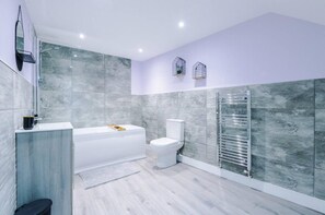 Apartment | Bathroom