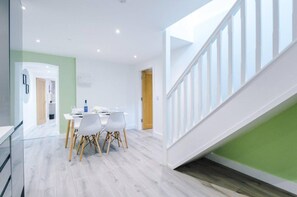 Apartment | Dining