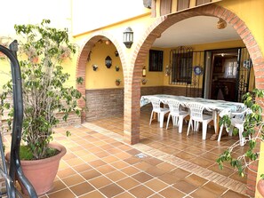 Outdoor dining - EDMUNDO house with pool next to the beach (AN)