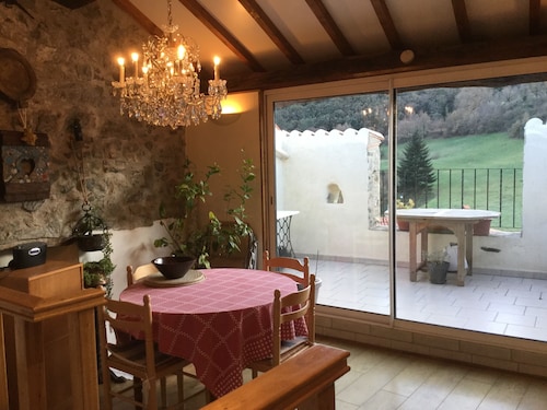 Comfortable home from home for couples who enjoy privacy and a bit more comfort